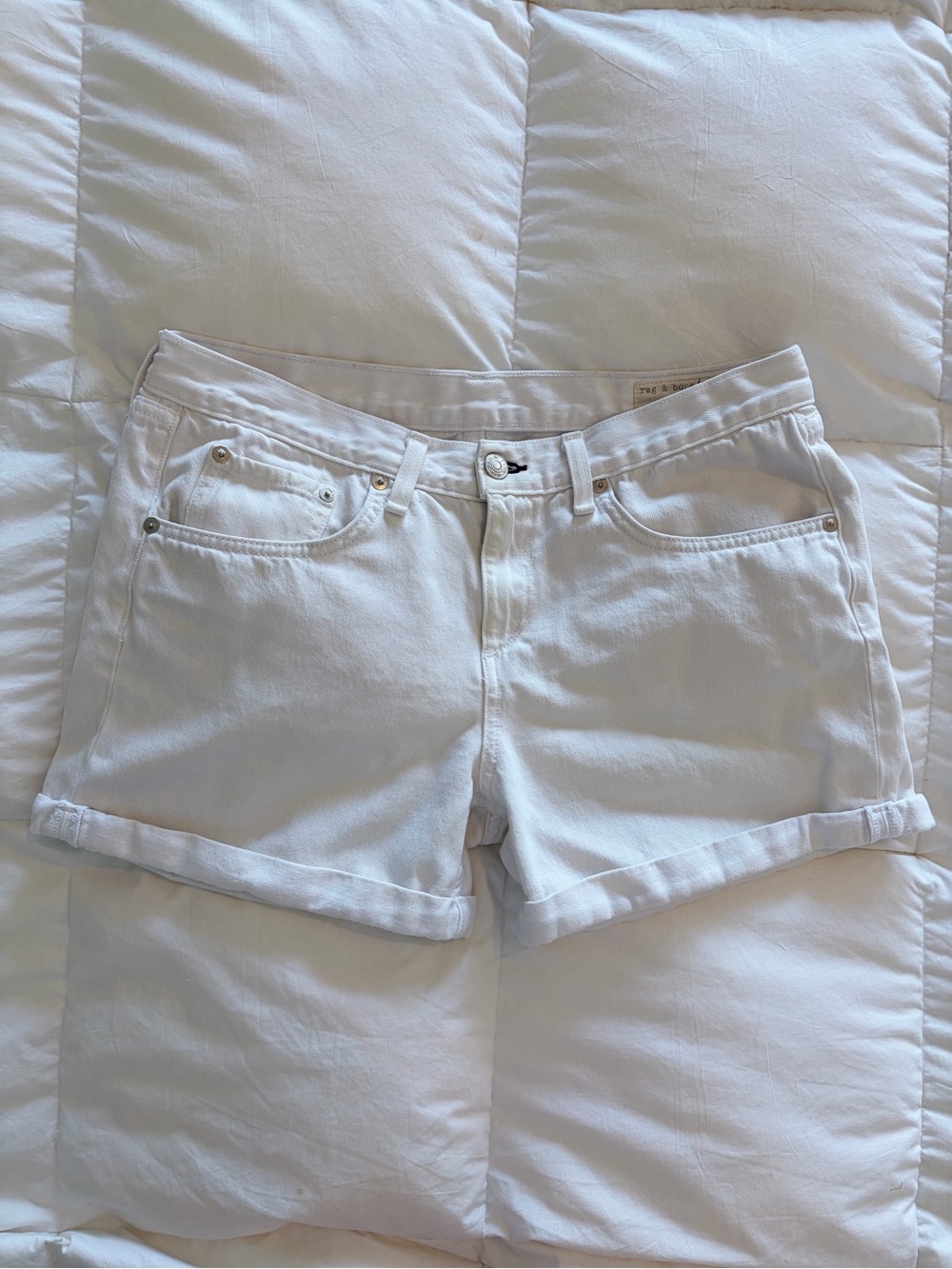 rag & bone Boyfriend Shorts in Aged Bright White Rolled-Hem Denim, Mid-rise
